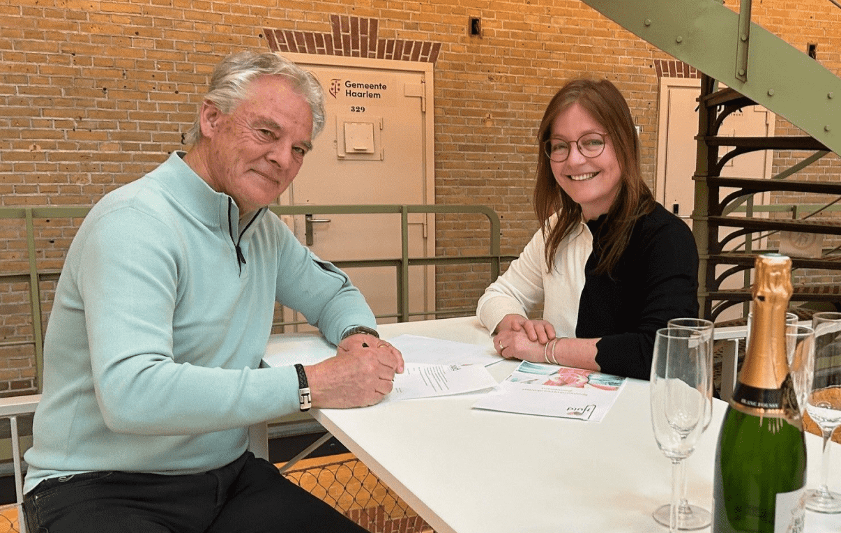 Ook CareLyn tekent het zonvenant met het Huidfonds